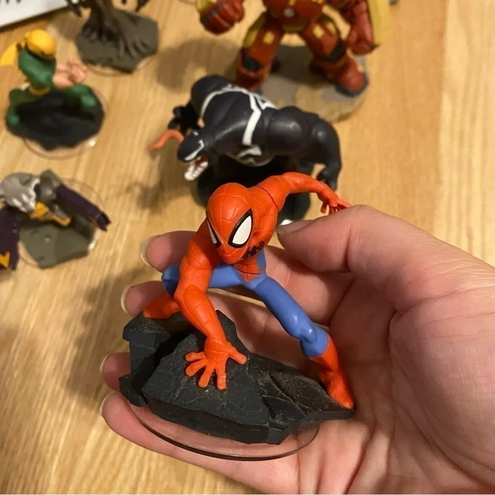 Disney Infinity Marvel Figures Lot Bundle Spider-Man Iron Man Thor Gru Video